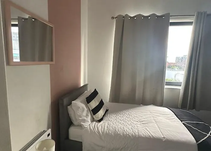 Quay House - Modern Apartments In Salford